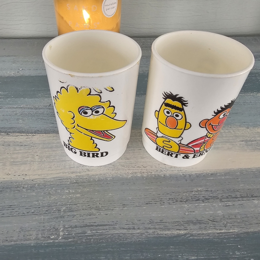 Bert and Ernie /  Big Bird cups from. The 1970s